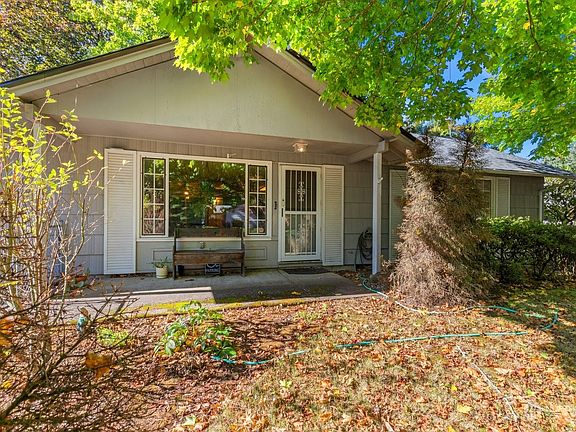 4th image of 1202 NE 84th Avenue
