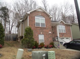 611 Hidden Valley Dr, Clarksville, TN 37040
