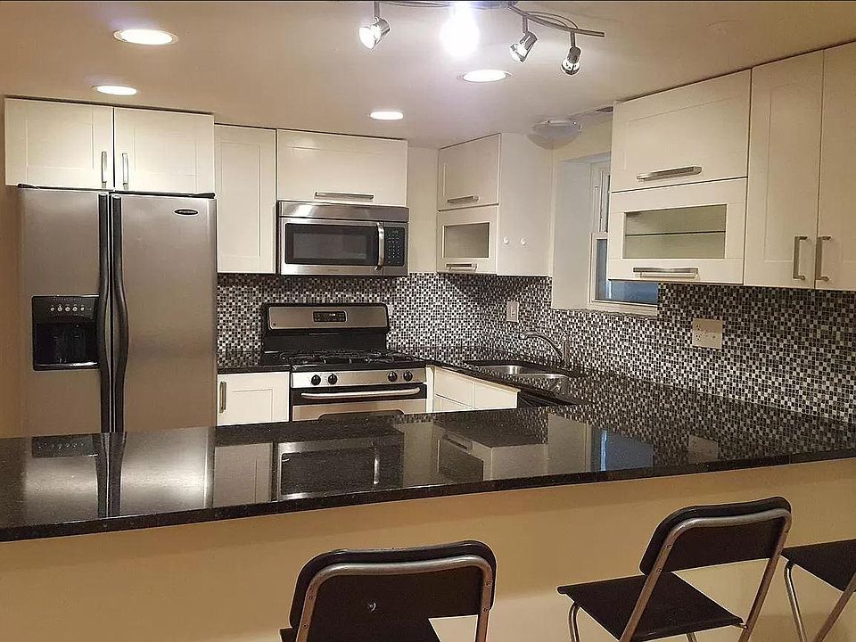 1st image of 1230 W North Shore Ave APT G