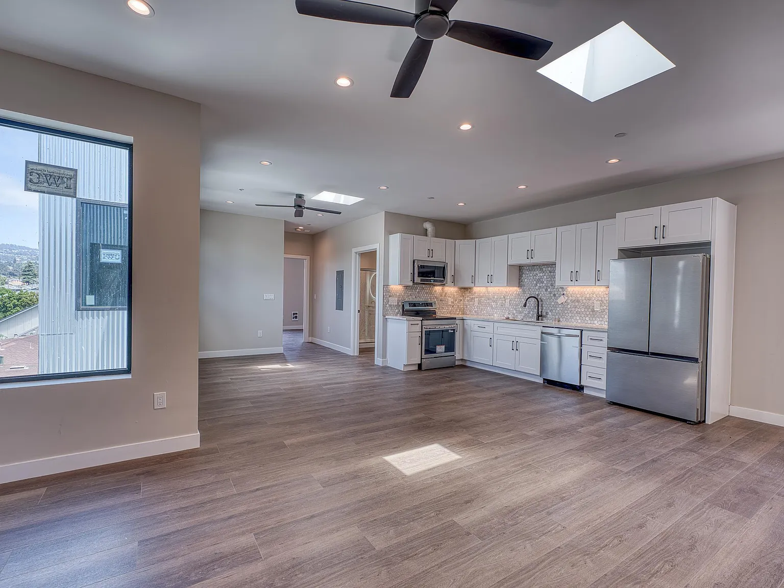 2 bed, 1111 sqft, $4,125 — Photo 4