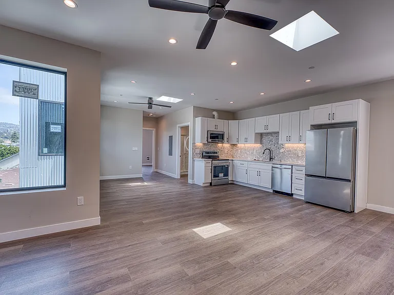 4202 Telegraph Ave #203 — Photo 3