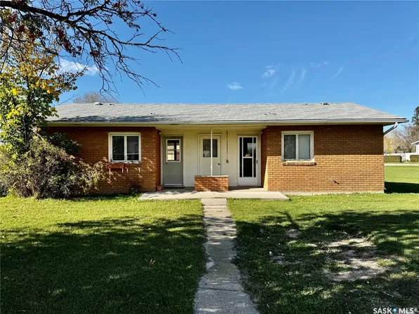 26 Main Street N #D, Preeceville, SK S0A 3B0