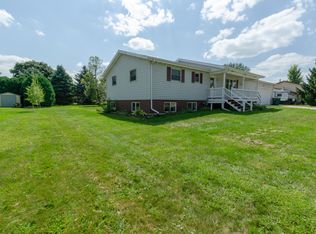 717 Buwalda Dr, Waupun, WI 53963