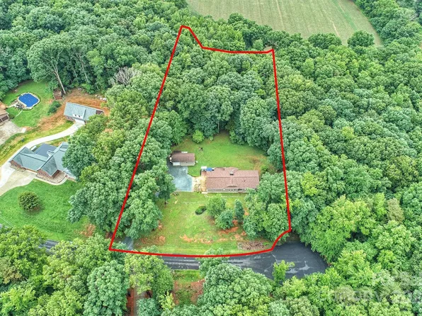 3017 Brooks Mill Ln, Wingate, NC 28174
