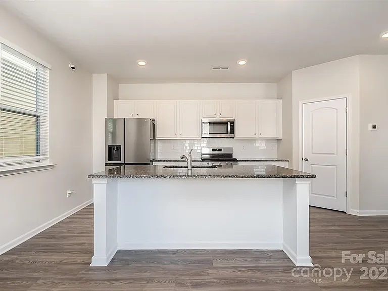 3034 Eastcott Ave — Photo 22