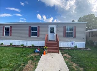6835 Richmond Rd TRAILER 82, Glenwillow, OH 44139