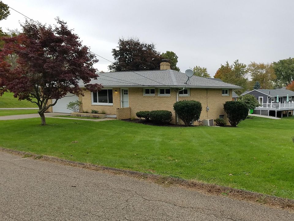 4828 Roosevelt Ave NE, Canton, OH 44705 | Zillow