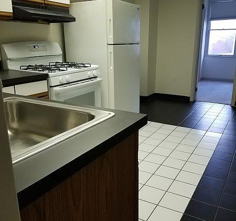 3rd image of 708 S 5th St Floor 3
