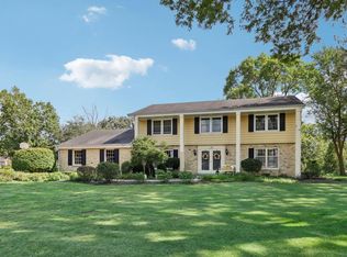 21405 Hollycrest Ct, Brookfield, WI 53045