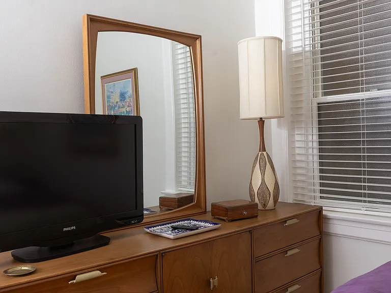 1300 Everett Ave #4 — Photo 6