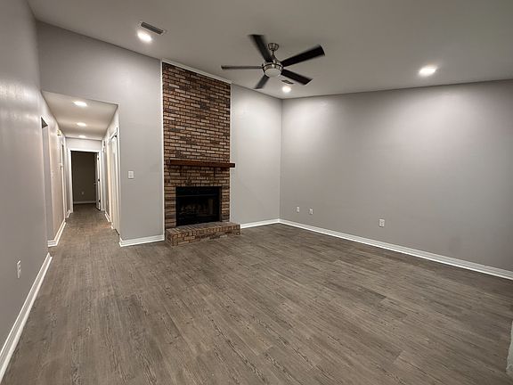 2nd image of 1810 Valparaiso Blvd