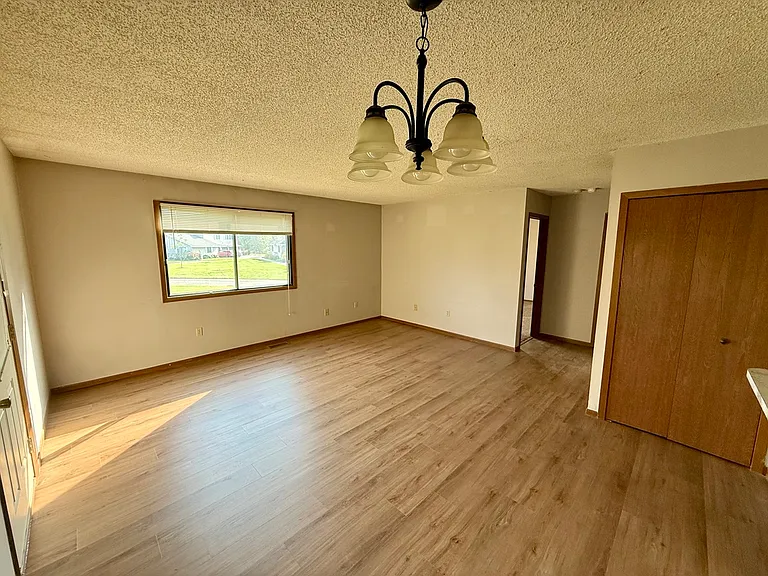 7608 Vinewood Ct N — Photo 5