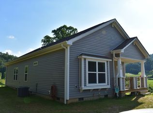 235 Whitaker Cove Rd, Horse Shoe, NC 28742