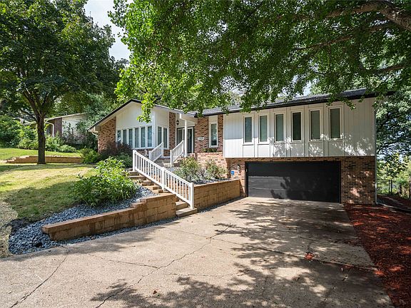 3rd image of 3309 Skyline Dr