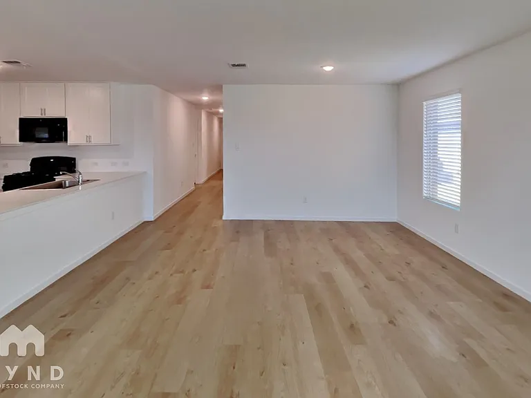 9624 NW 123rd St — Photo 3