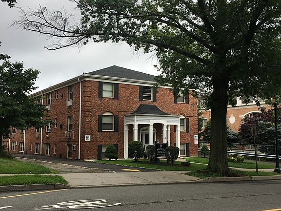 2nd image of 60 Elm St APT C4
