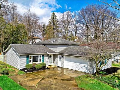 160 Pinewood Dr, Elyria, OH, 44035