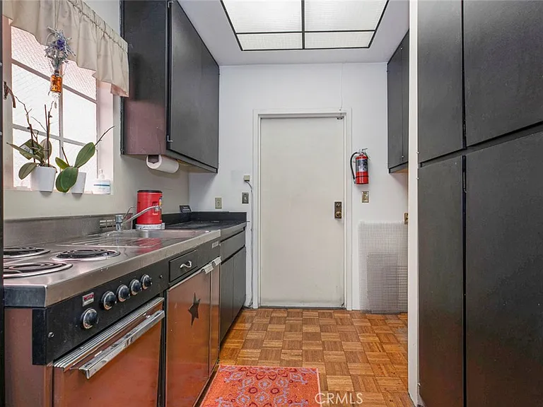 208 S Louise St — Photo 29