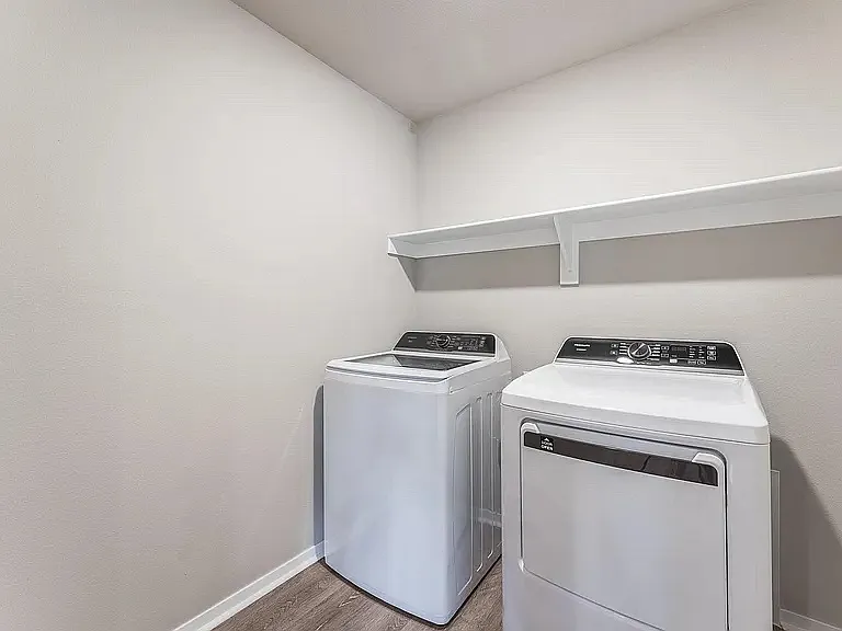 2527 E Meramec St — Photo 5
