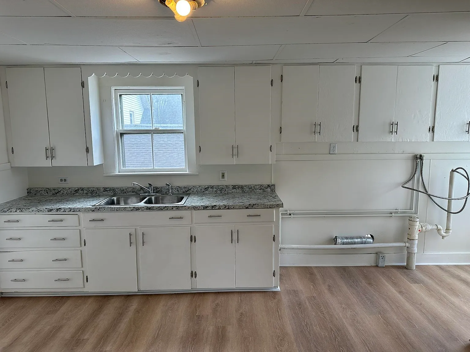 2 bed, 1.0 bath, 925 sqft, $1,650 — Photo 2