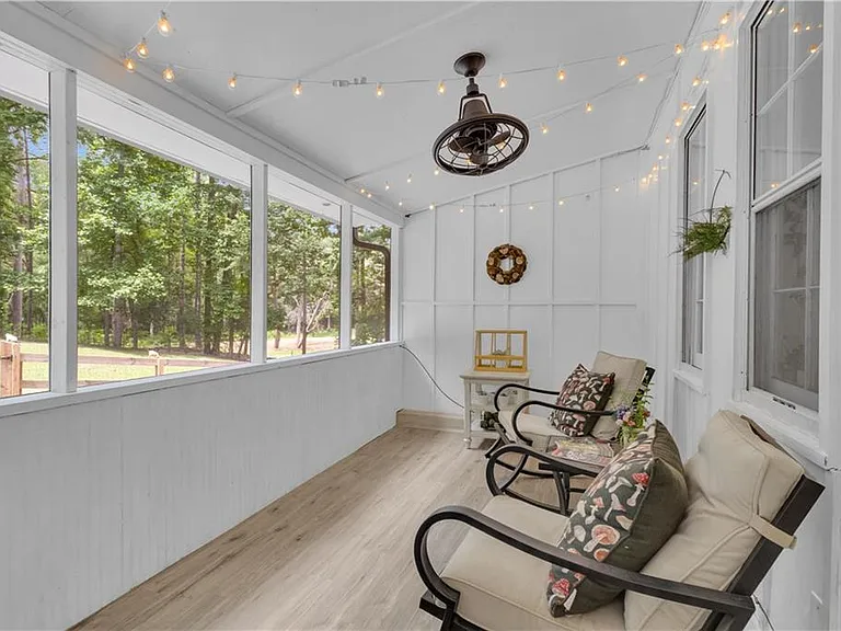 6290 Cascade Palmetto Hwy — Photo 11