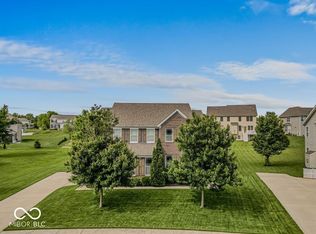 7058 Stoney Ridge Dr, Columbus, IN 47201