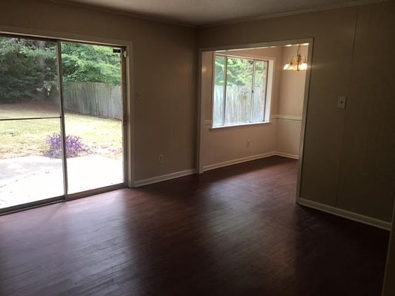 3rd image of 900 Glenmar Ave