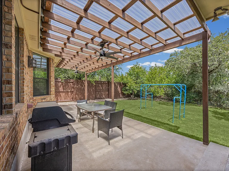 5524 Allamanda Dr — Photo 17