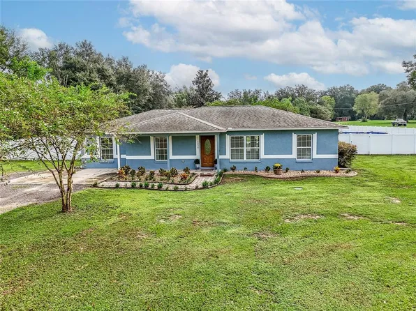 9828 Yawn Rd, Dade City, FL 33525