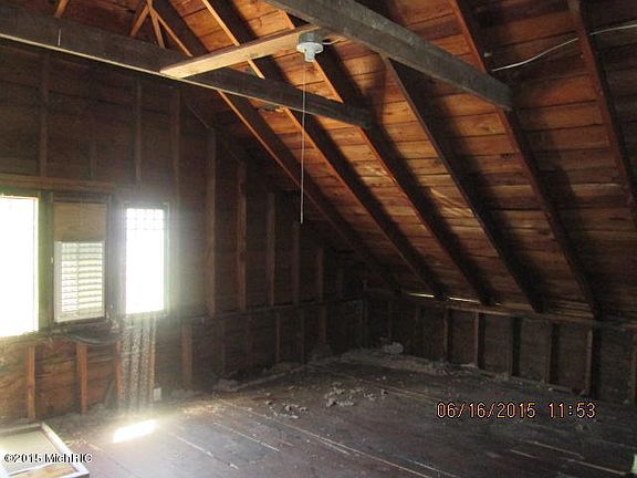 3rd image of 1265 Prospect Ave SE