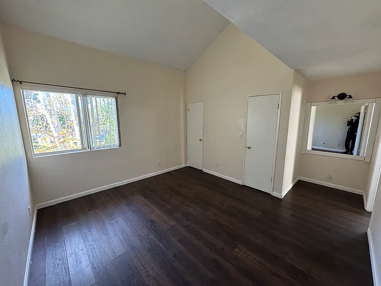 7631 Reseda Blvd — Photo 11