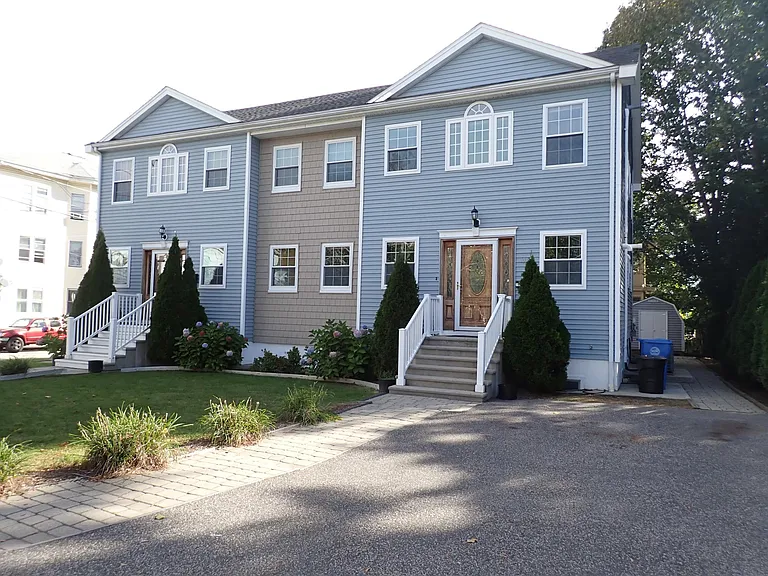 104 Crescent St #2 — Photo 1