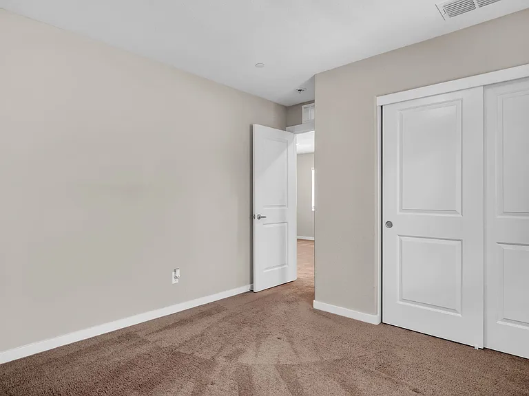2213 Comstock Ln — Photo 17