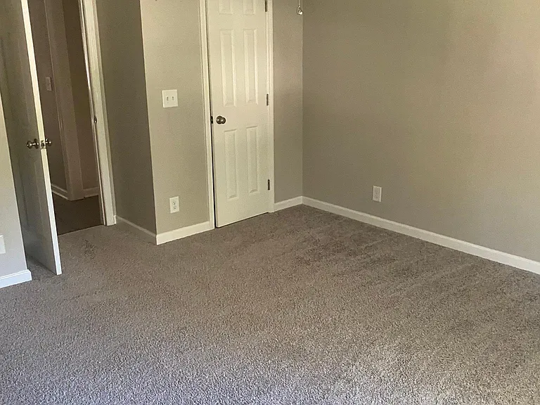 1114 Cedarhill Ct — Photo 10