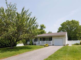 400 Wells Rd, Laurel, NY 11948