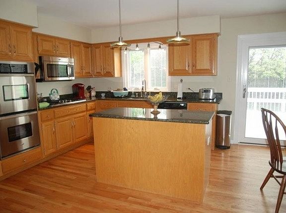 4th image of 2415 Litchfield Ct