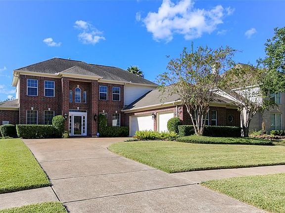 4th image of 2710 Newbury Ct