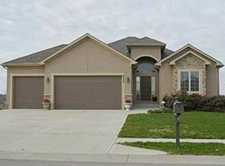 9434 N Kensington Ave, Kansas City, MO 64156