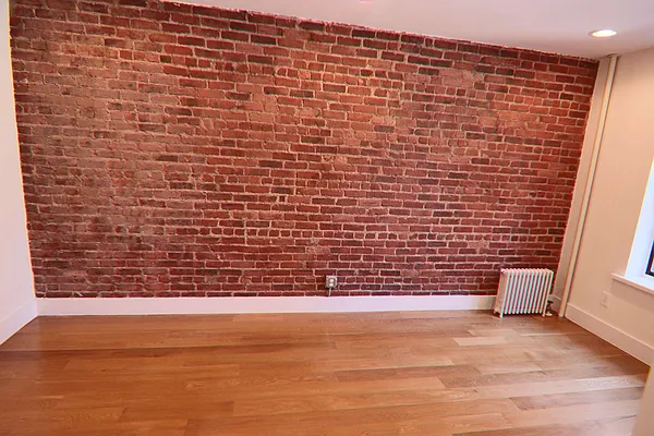 Rented by PMG Real Estate  | media 36