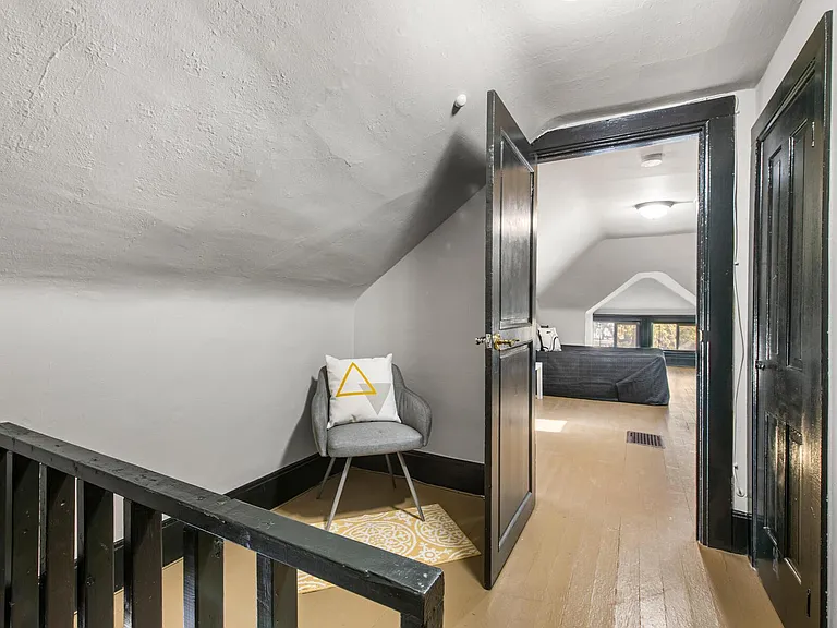 1371 Meade St — Photo 13