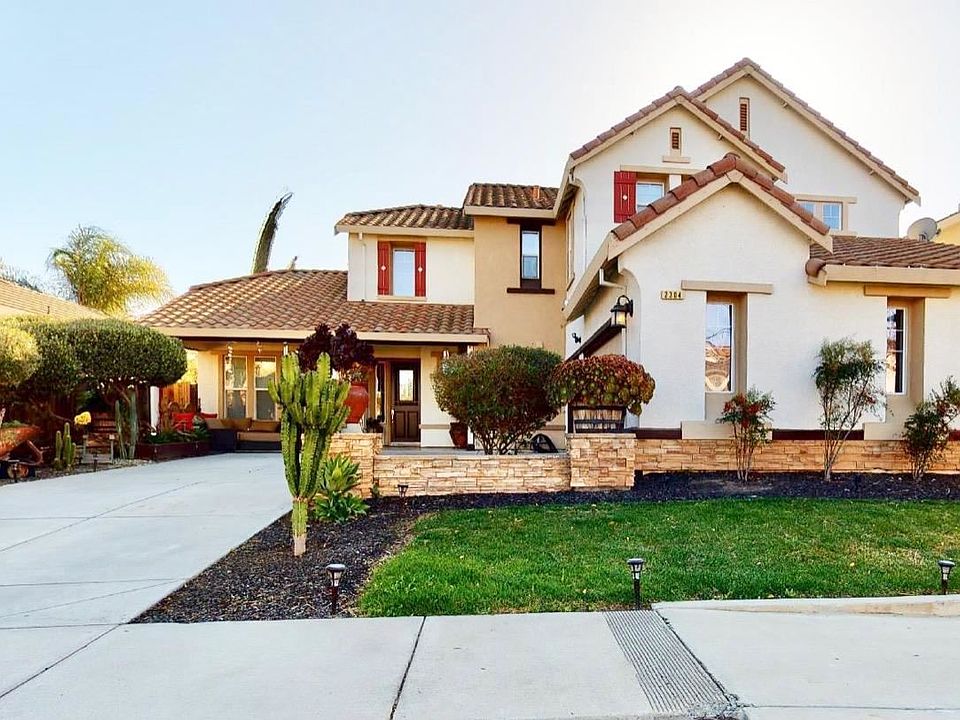 1st image of 2304 Silver Oak Ct