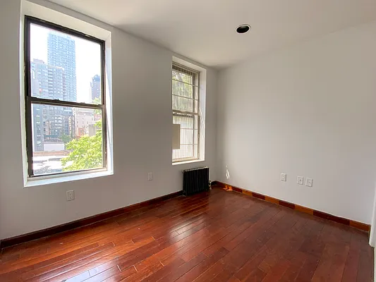 Rented by Avenues Real Estate | media 20