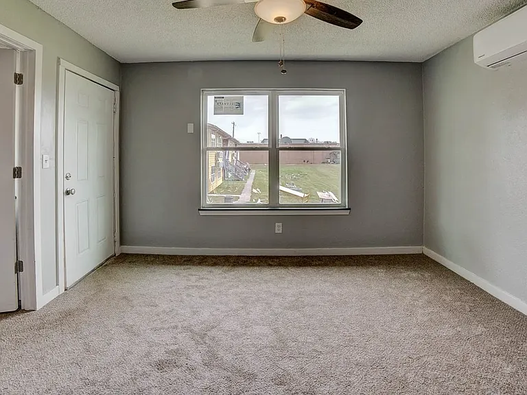 42nd West Apartments — Photo 9