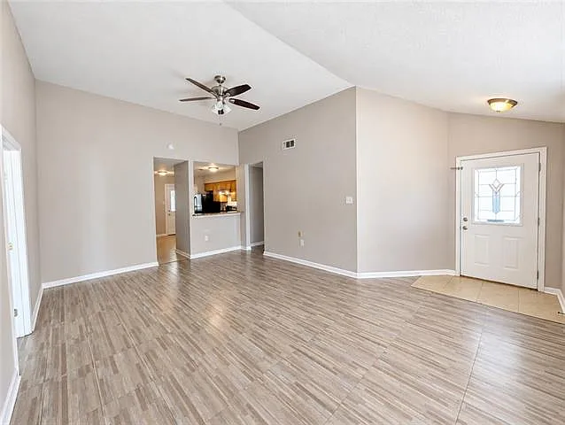 4 bed, 2.0 bath, 1340 sqft, $1,700 — Photo 4