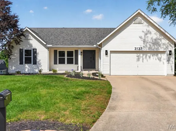 3137 Harpers Ferry Dr, O'Fallon, MO 63368
