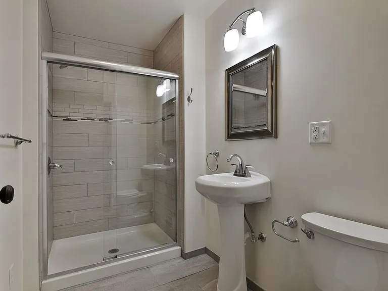 248 E Patterson Ave — Photo 3