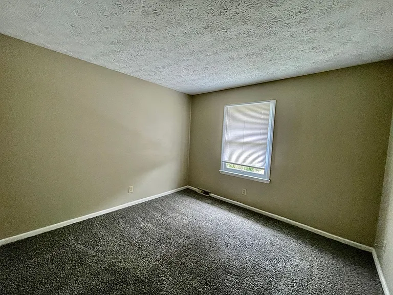404 Whispering Hills Dr — Photo 11