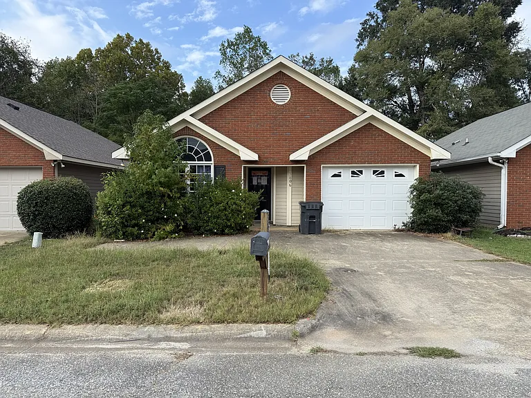3806 Holland Ct — Photo 1