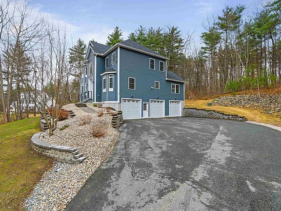 3rd image of 18 LongMeadow Road