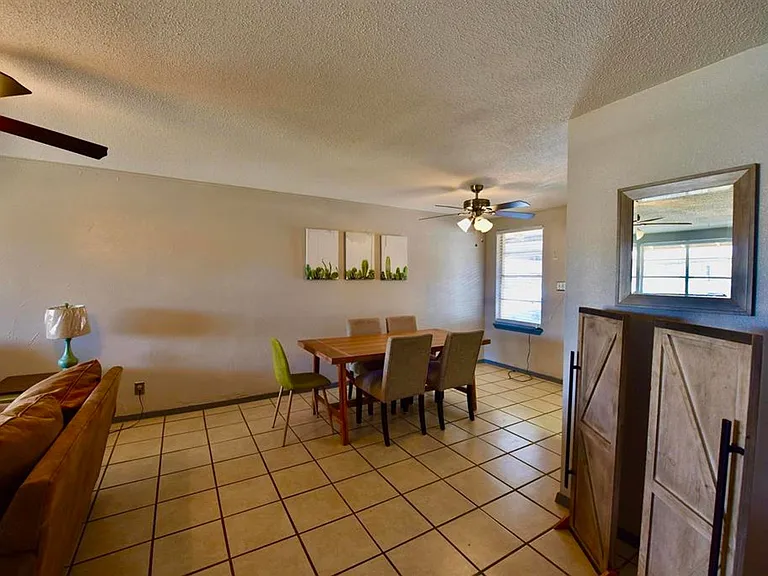 710 W Cantu St #4 — Photo 4